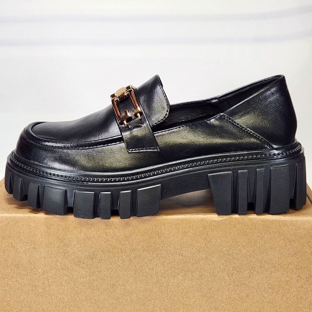 Lattelier Leather Loafers Women Size 8 Black Chunky Lug Sole Chain Link Detail